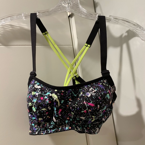 Victoria Secret Sports Bra Size 32C - Picture 2 of 4